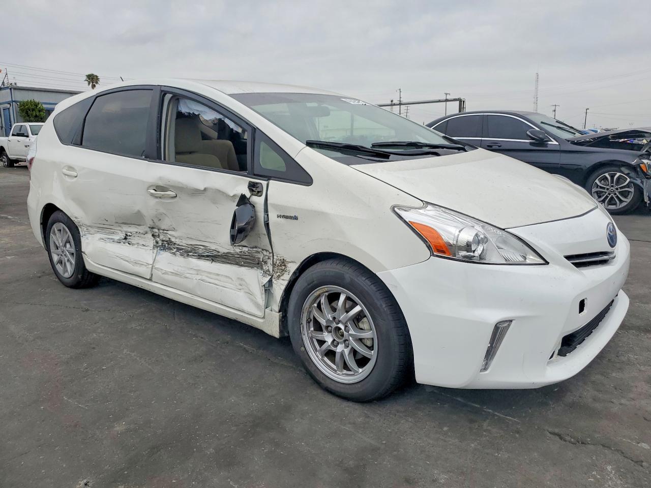 2014 TOYOTA PRIUS V