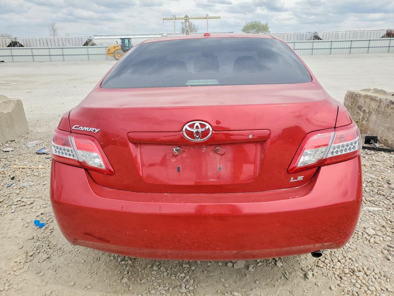 2011 TOYOTA CAMRY