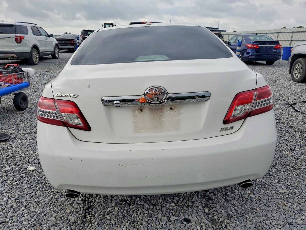2011 TOYOTA CAMRY