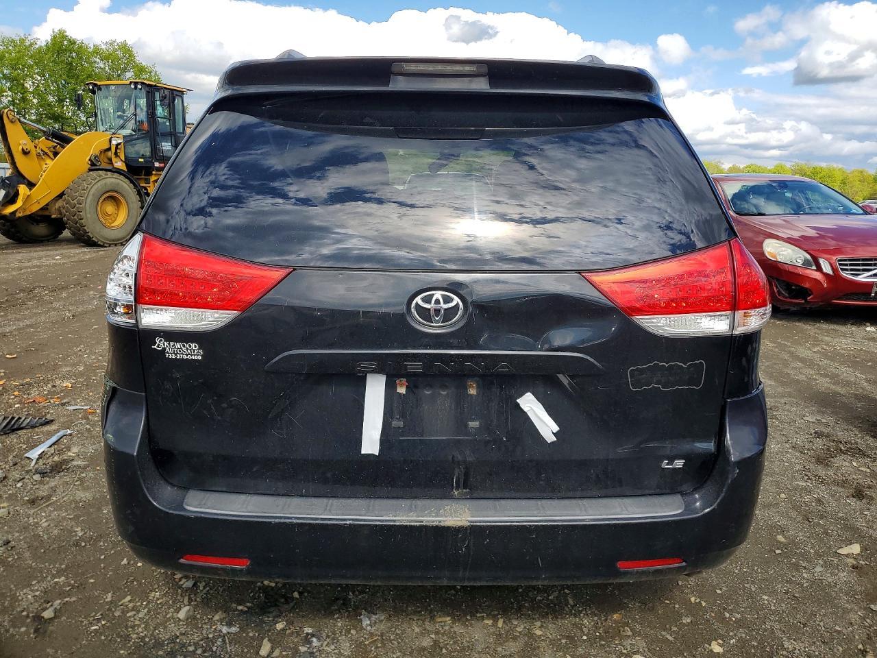 2013 TOYOTA SIENNA