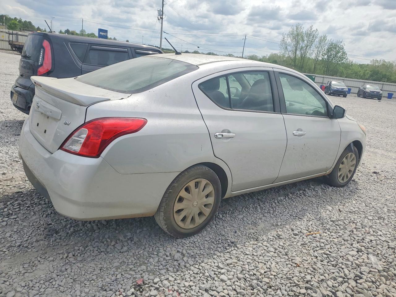 2019 NISSAN VERSA