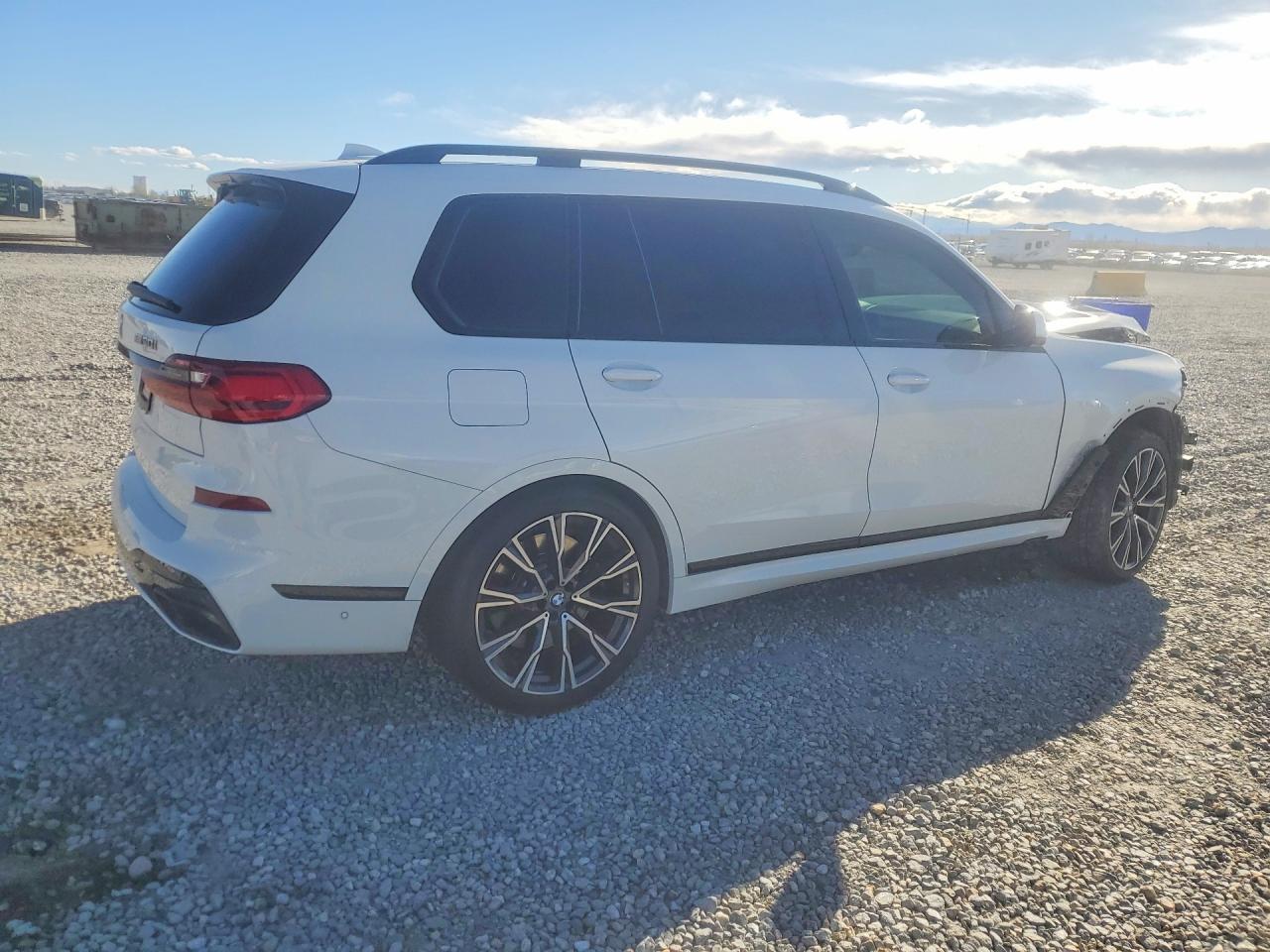 2022 BMW X7