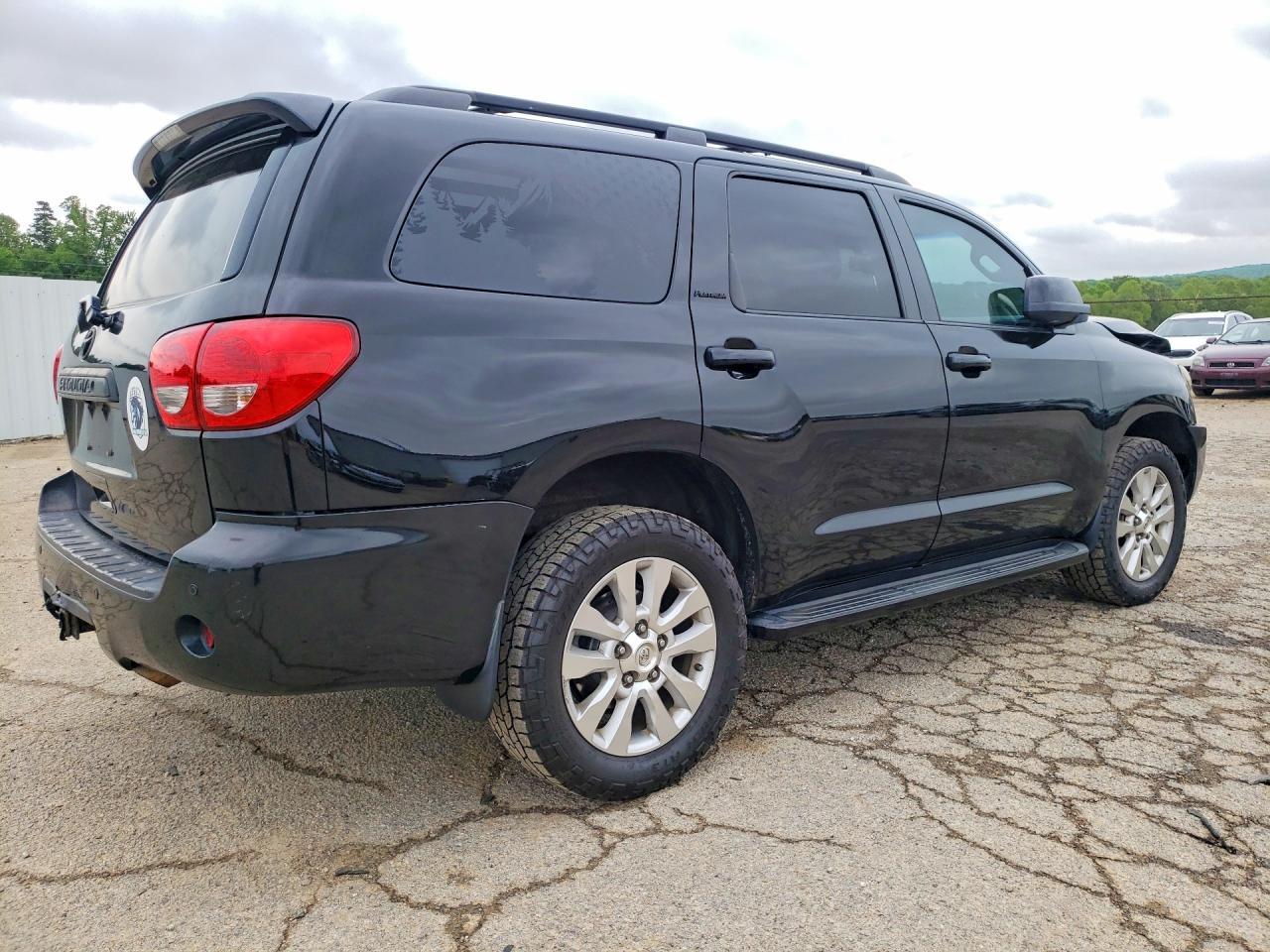 2011 TOYOTA Sequoia
