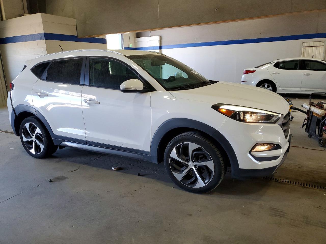 2016 HYUNDAI TUCSON