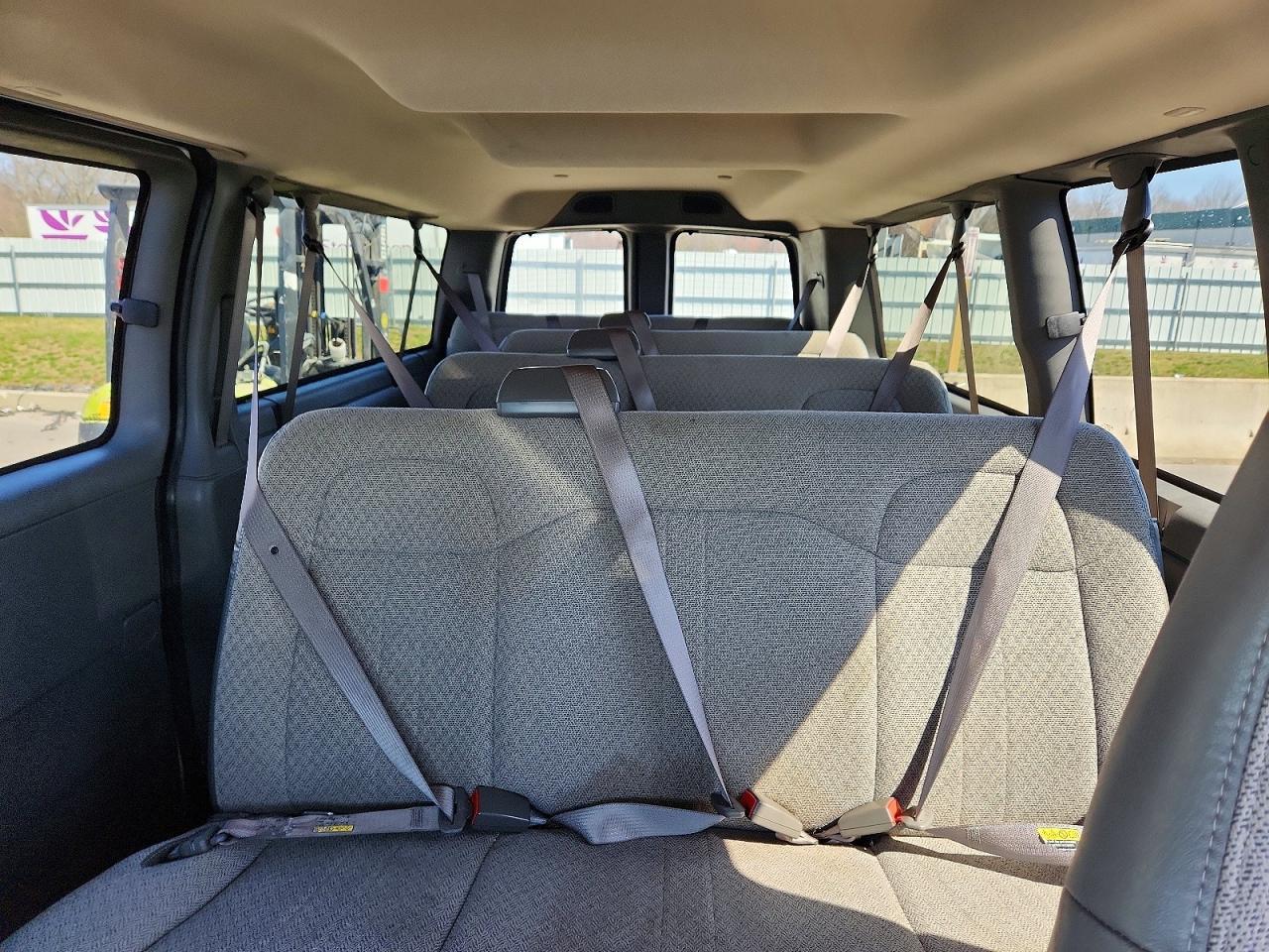 2023 CHEVROLET Express 3500