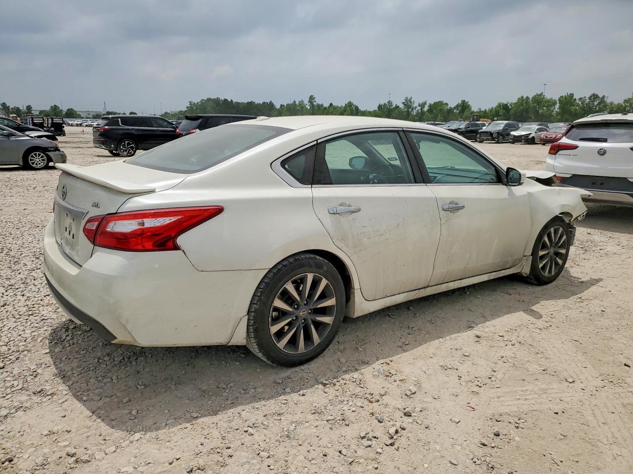 2016 NISSAN ALTIMA