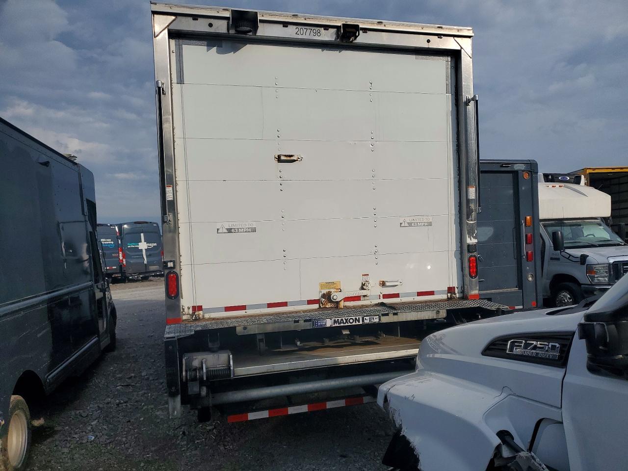 2019 FREIGHTLINER M2 106
