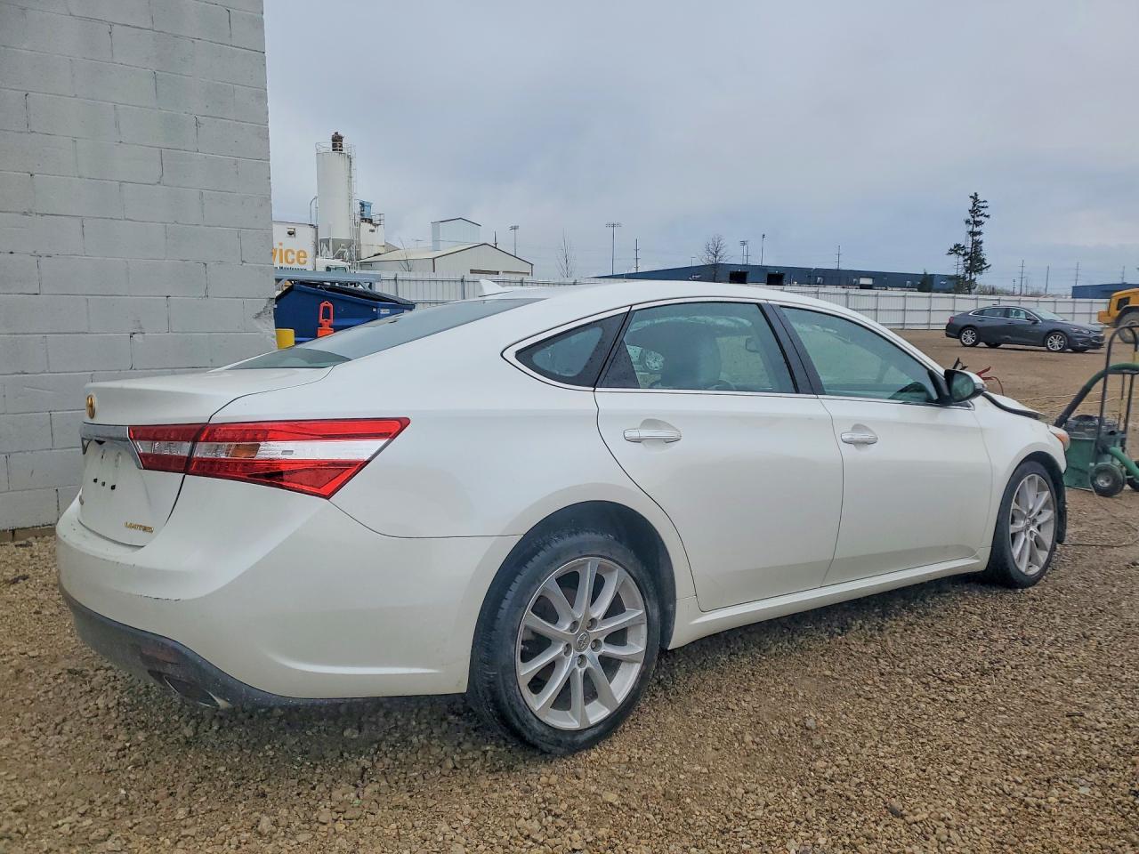 2014 TOYOTA Avalon