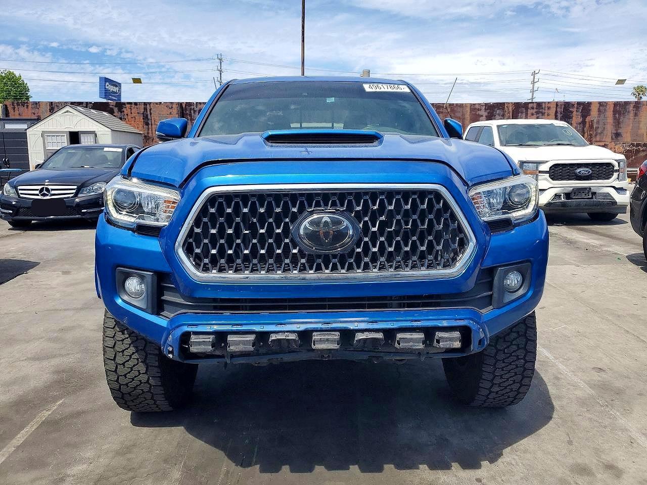 2018 TOYOTA TACOMA
