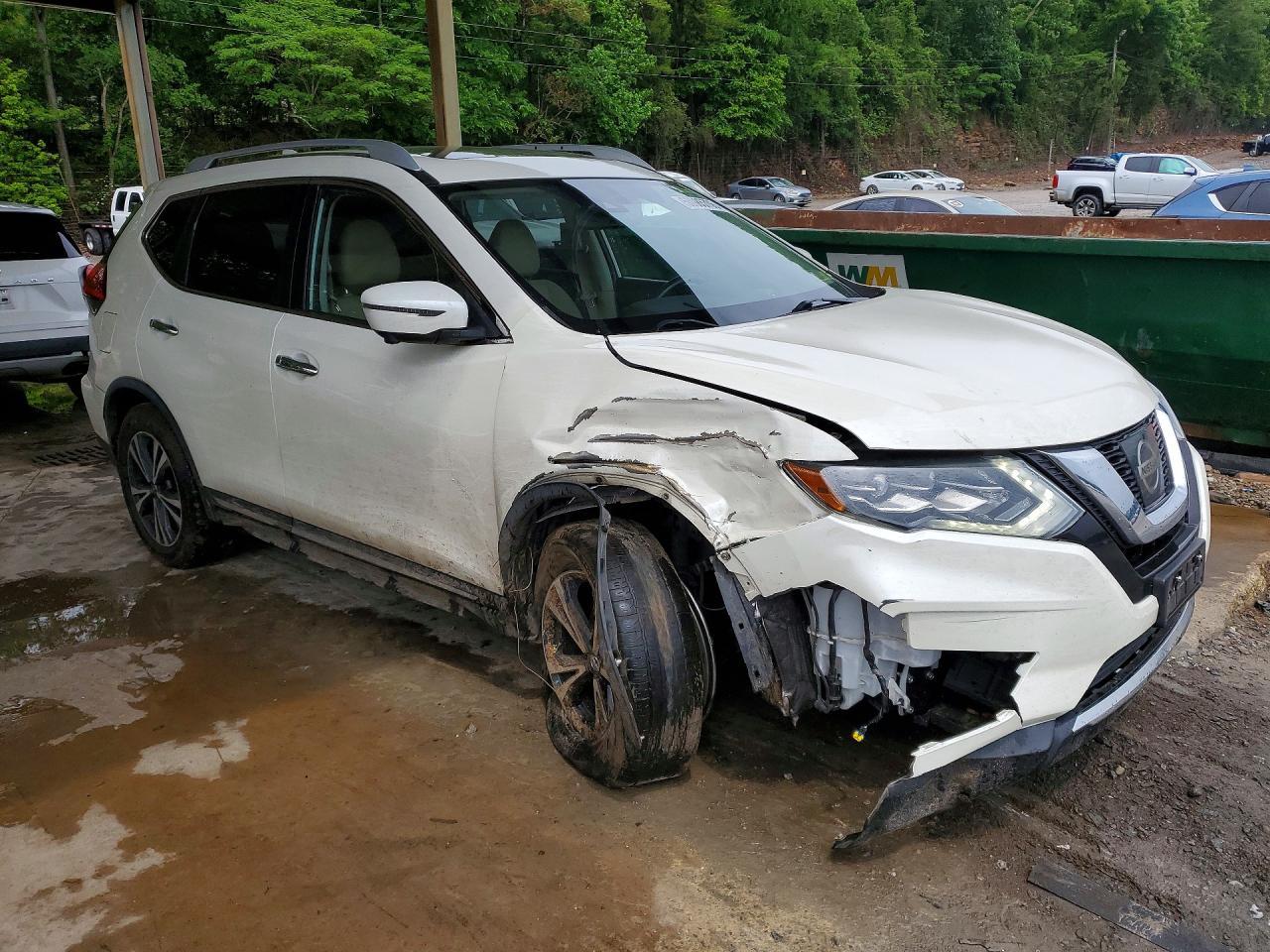 2017 NISSAN ROGUE