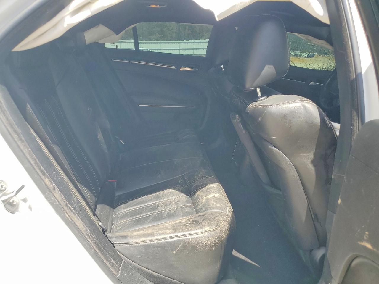 2019 CHRYSLER 300