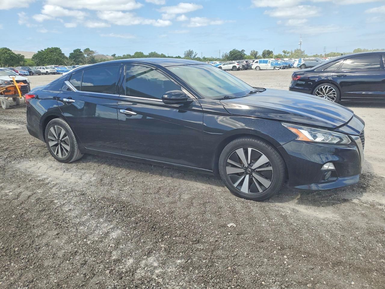 2019 NISSAN ALTIMA