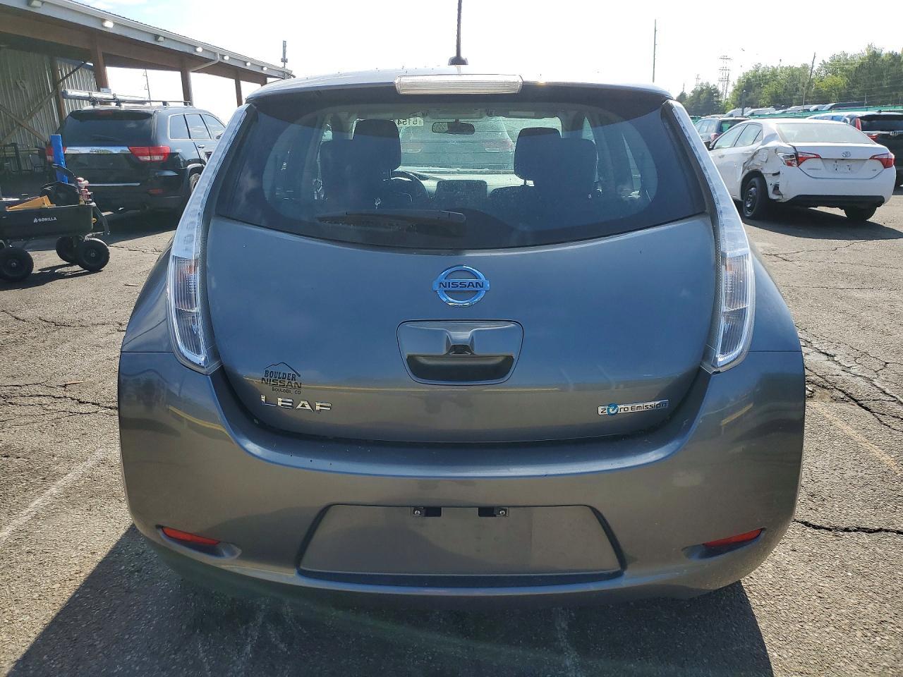2015 NISSAN LEAF