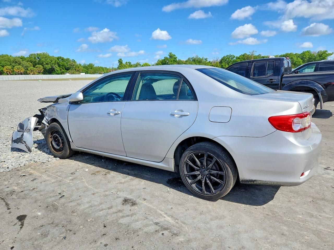 2011 TOYOTA COROLLA