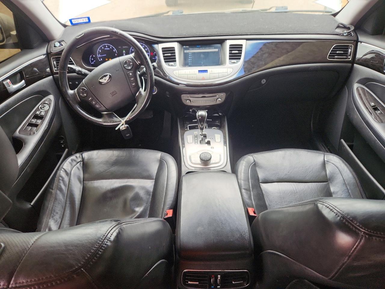 2013 HYUNDAI GENESIS
