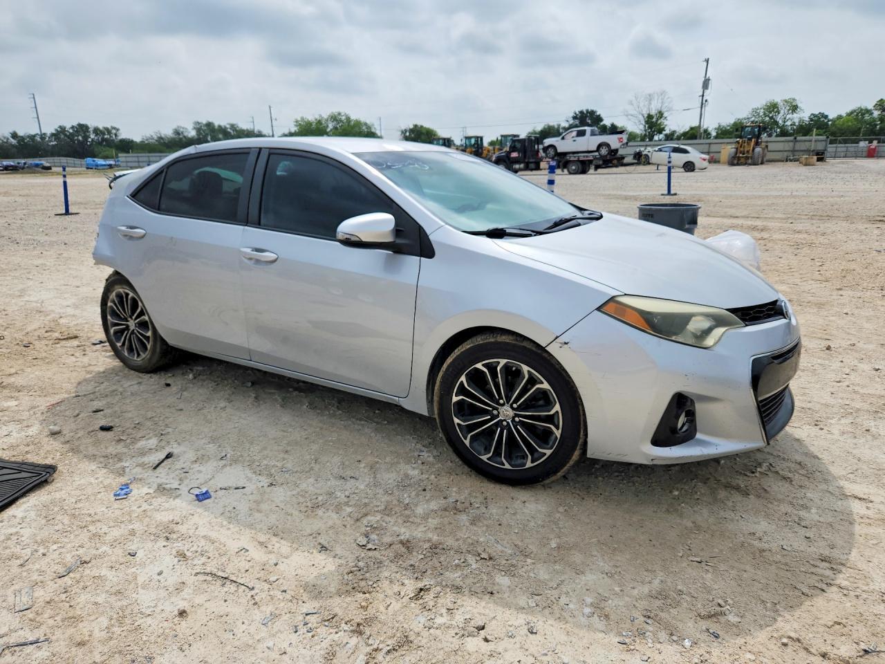 2015 TOYOTA COROLLA