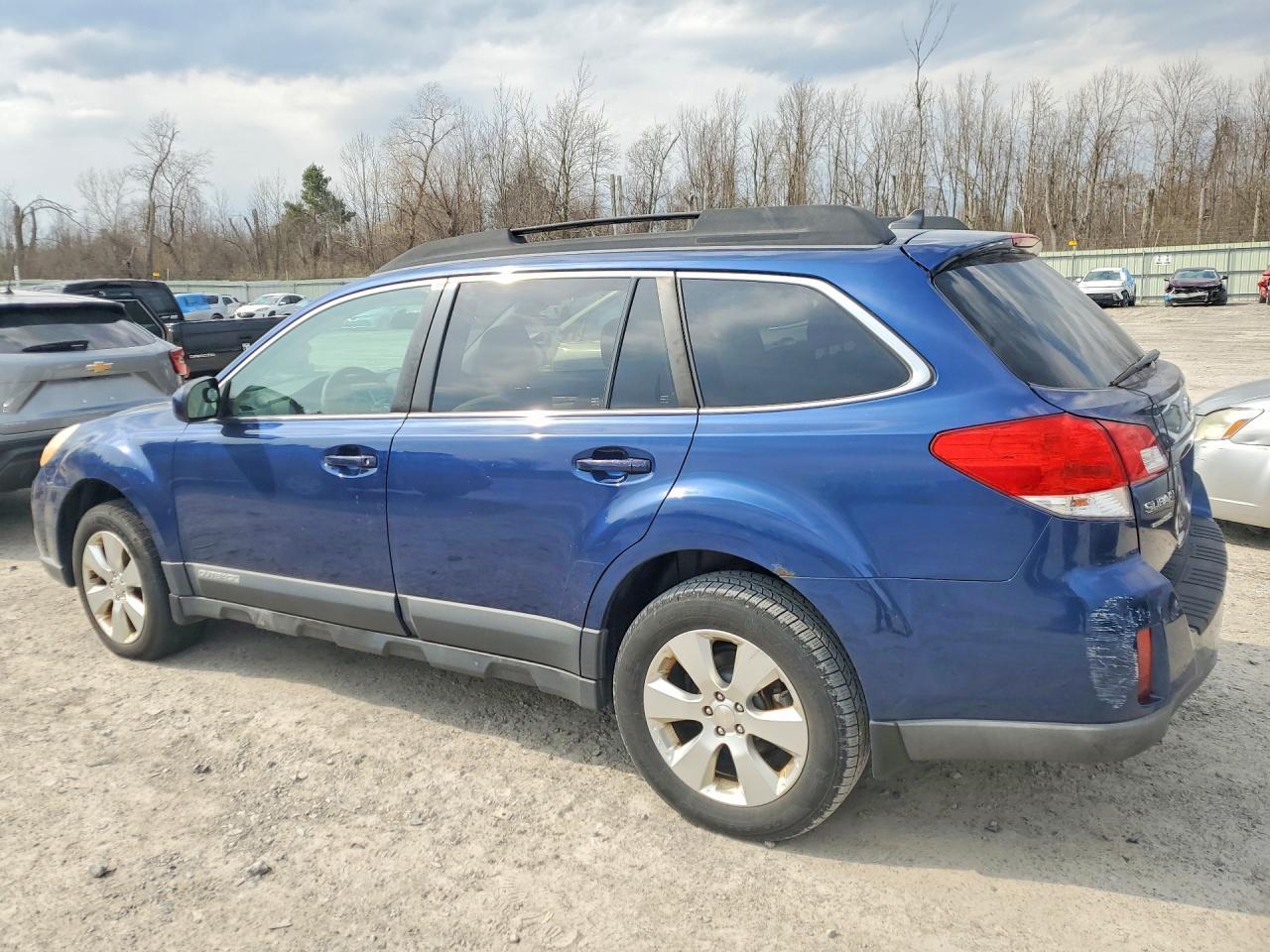 2011 SUBARU Outback
