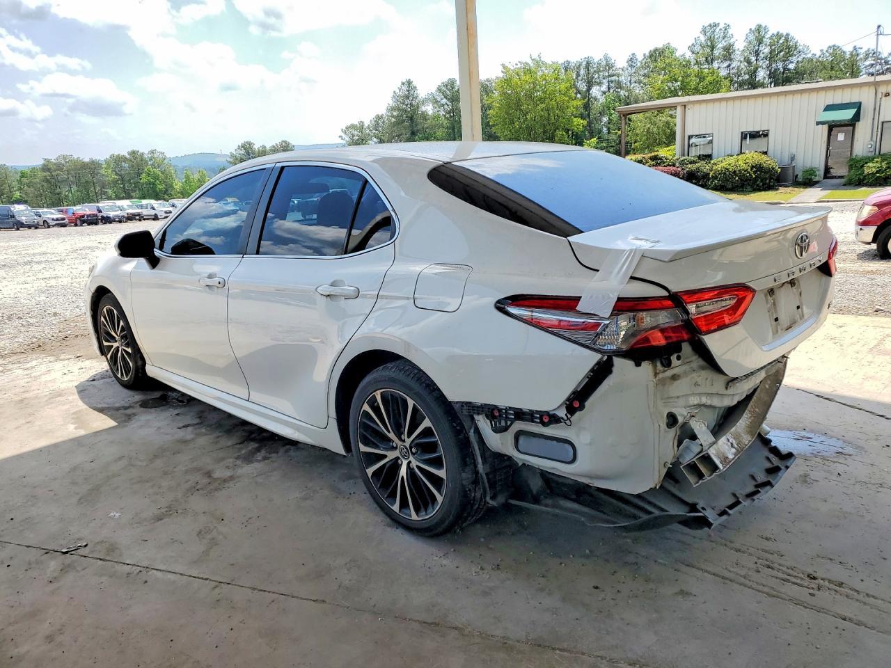 2018 TOYOTA CAMRY