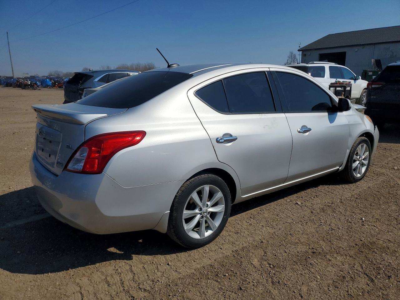 2014 NISSAN VERSA