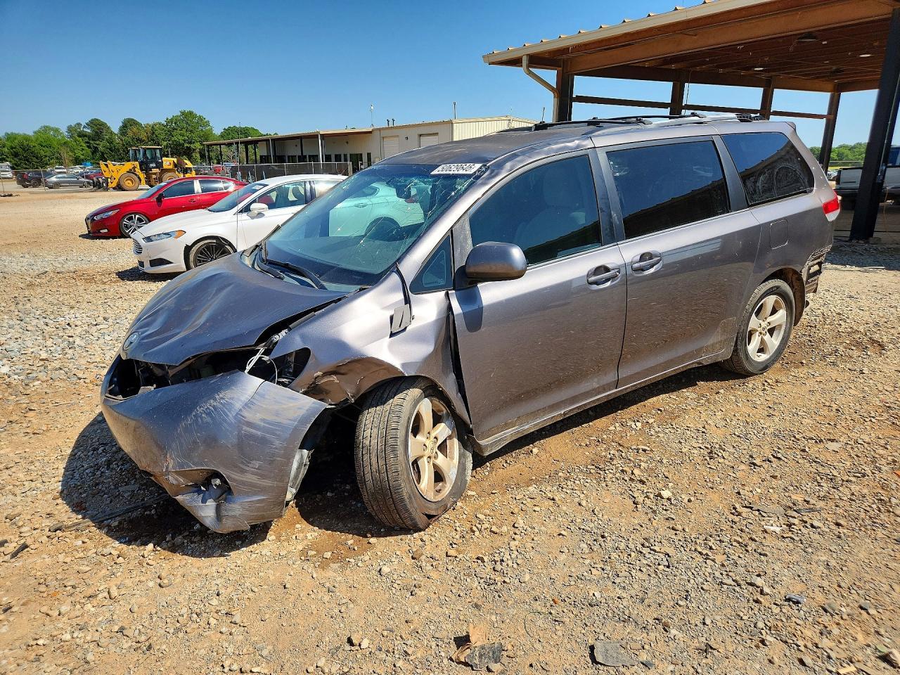 2011 TOYOTA SIENNA