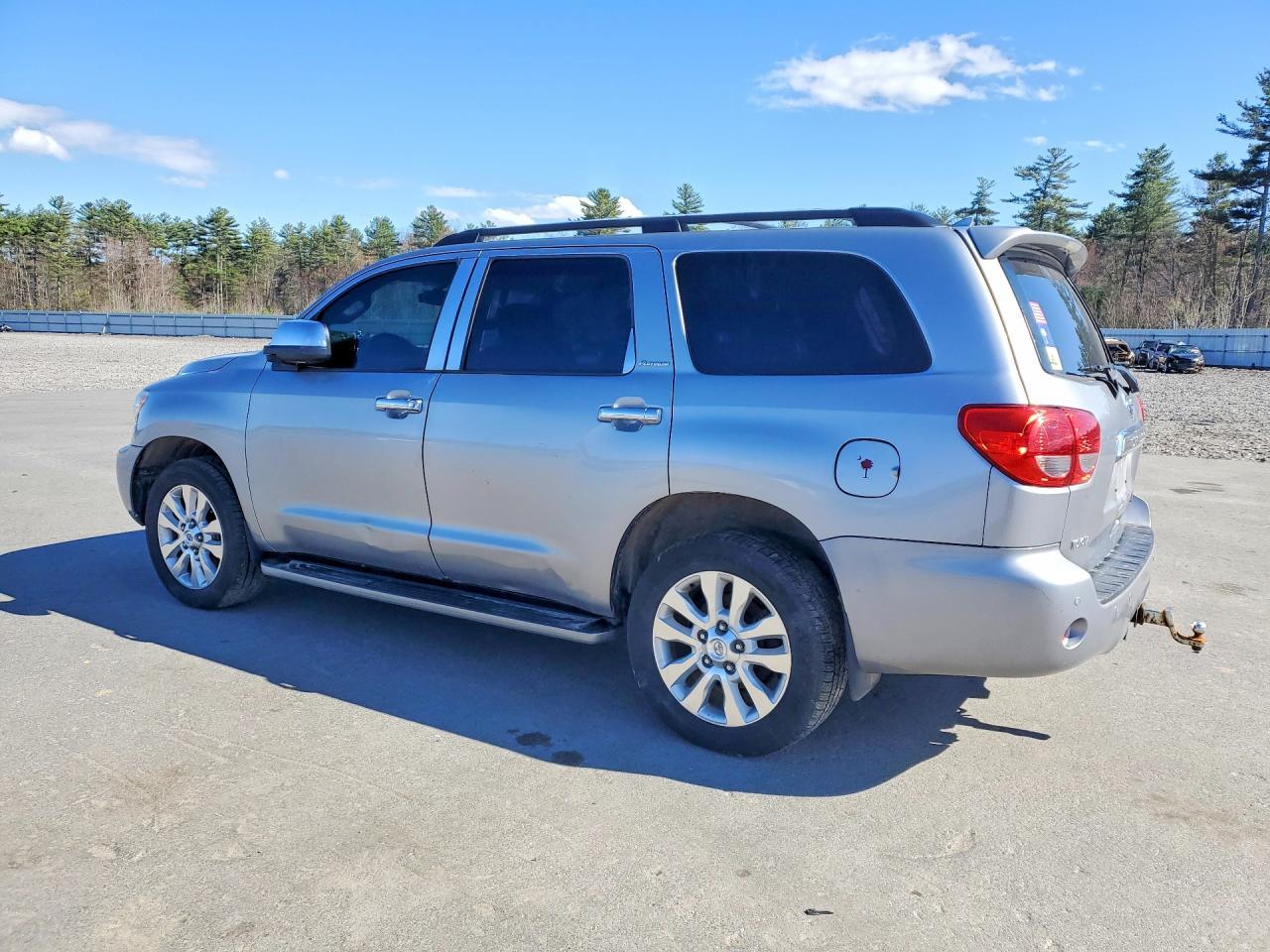 2010 TOYOTA Sequoia
