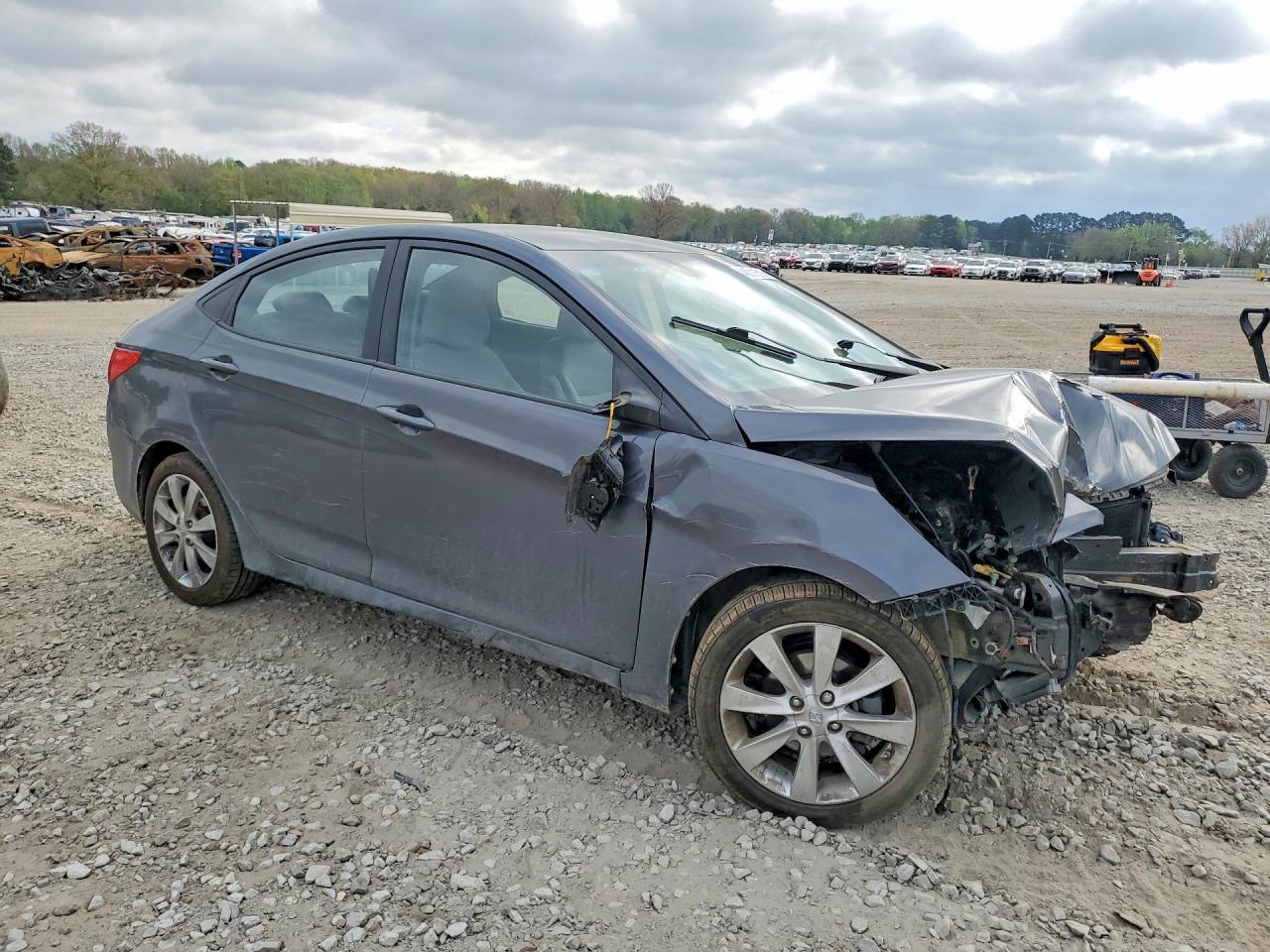 2012 HYUNDAI ACCENT