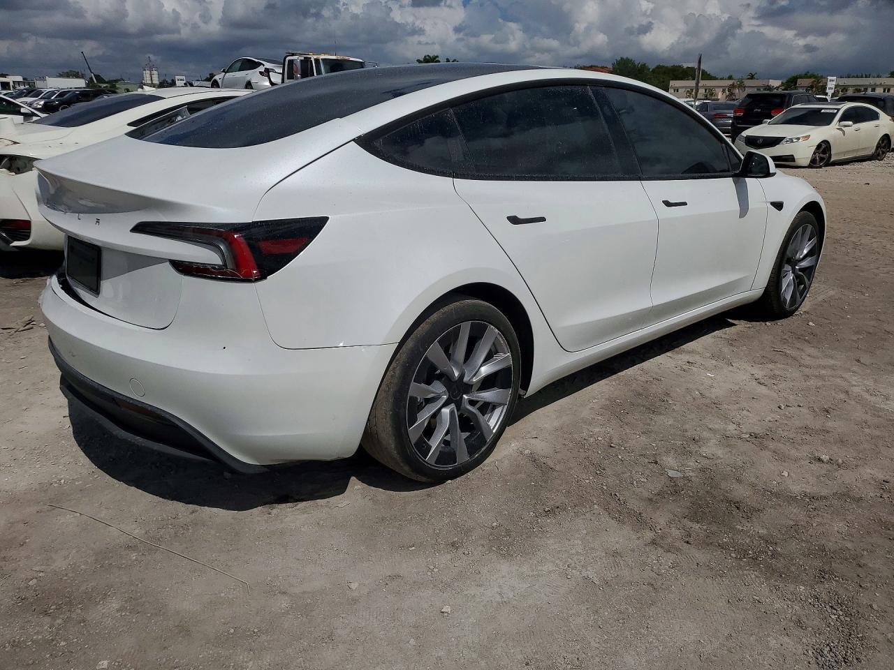 2024 TESLA MODEL 3