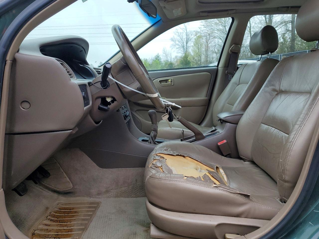 2001 TOYOTA CAMRY