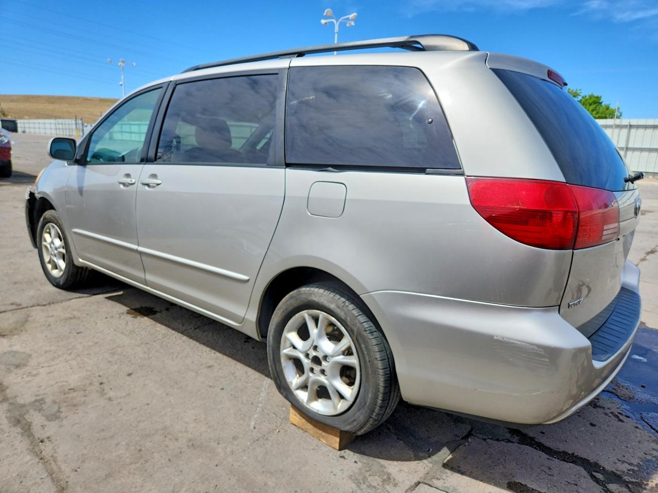 2005 TOYOTA SIENNA
