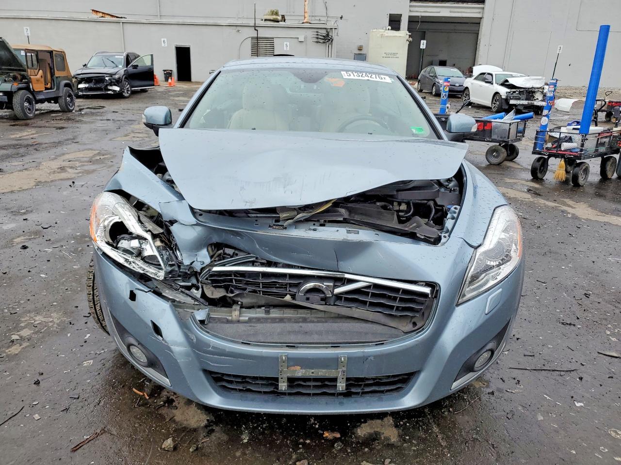 2013 VOLVO C70