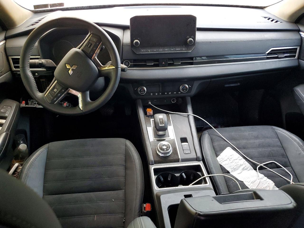 2022 MITSUBISHI outlander
