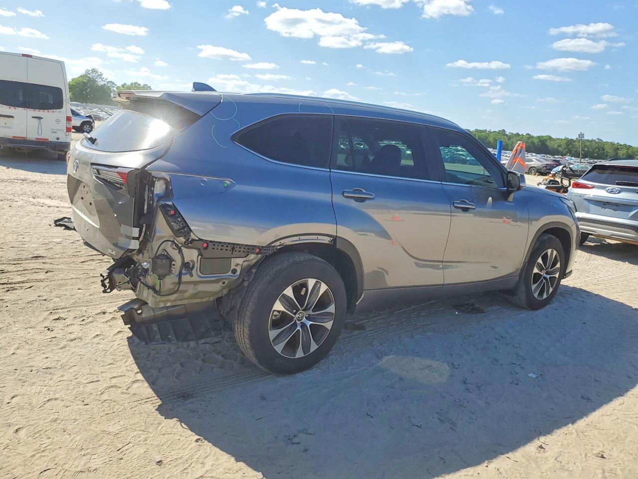2025 TOYOTA HIGHLANDER
