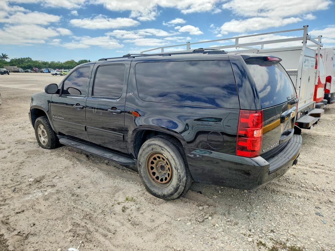 2014 CHEVROLET Suburban