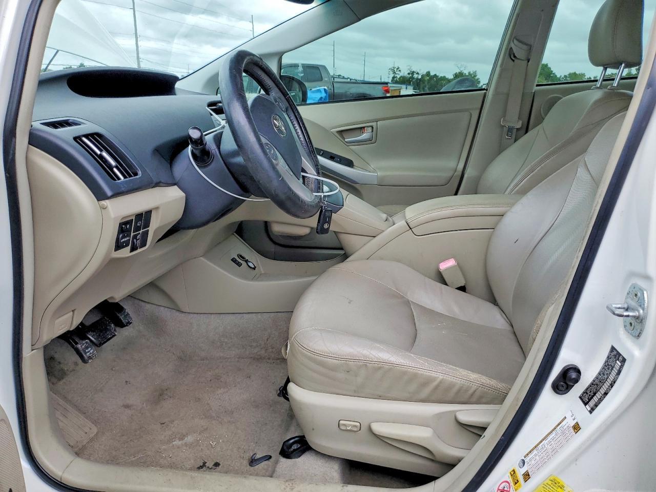 2011 TOYOTA PRIUS