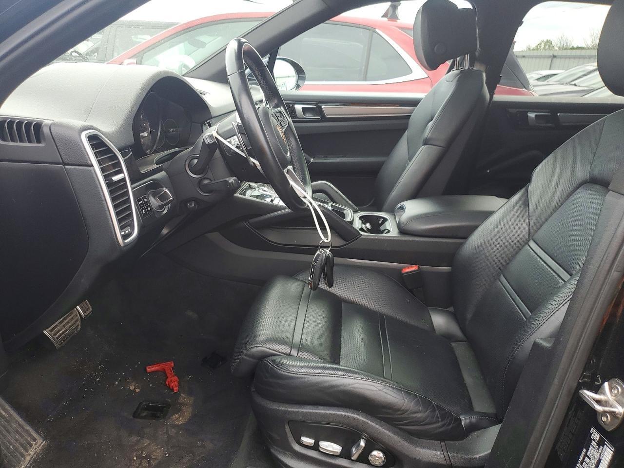 2019 PORSCHE CAYENNE