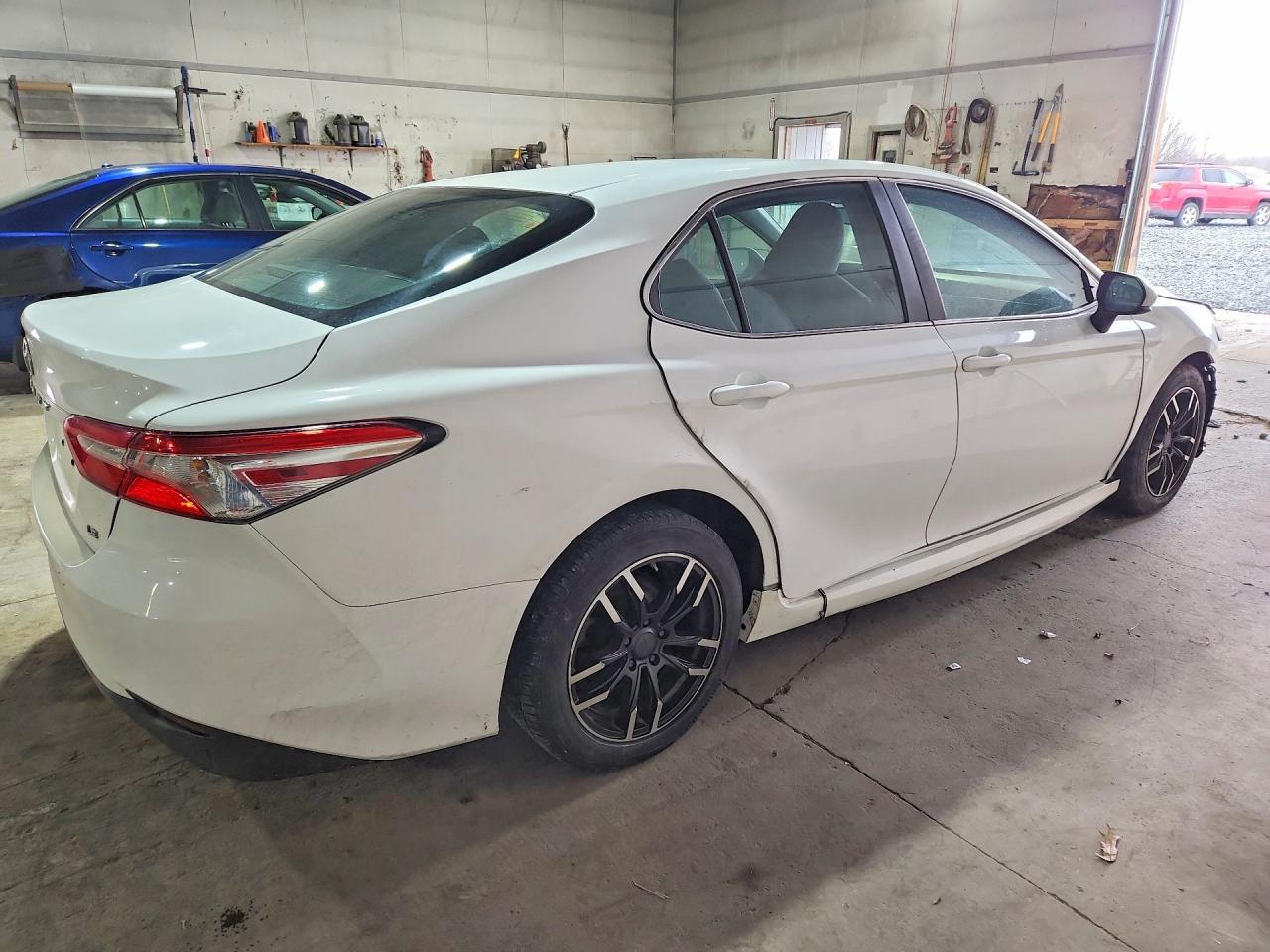 2018 TOYOTA CAMRY