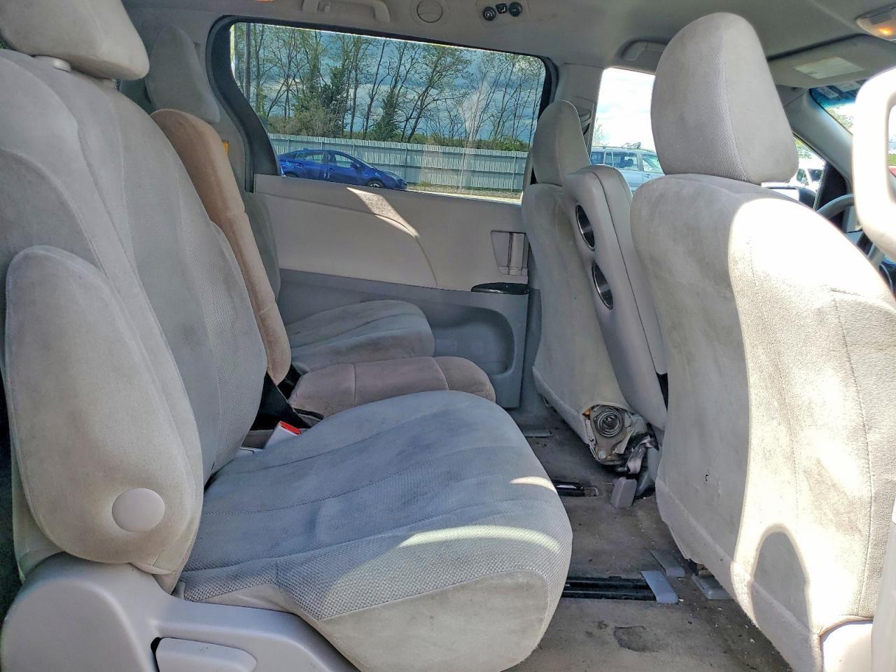 2013 TOYOTA SIENNA