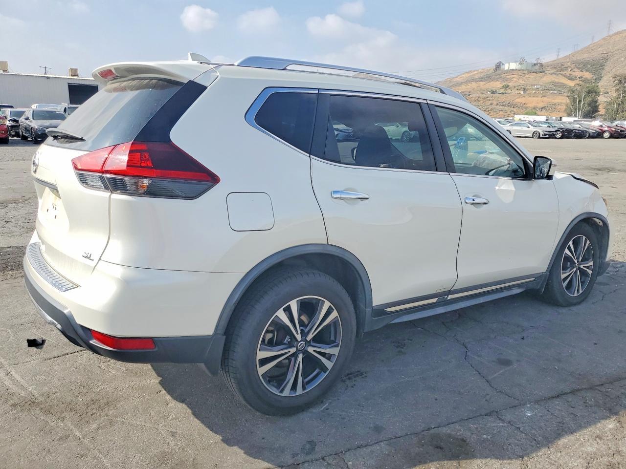 2018 NISSAN ROGUE