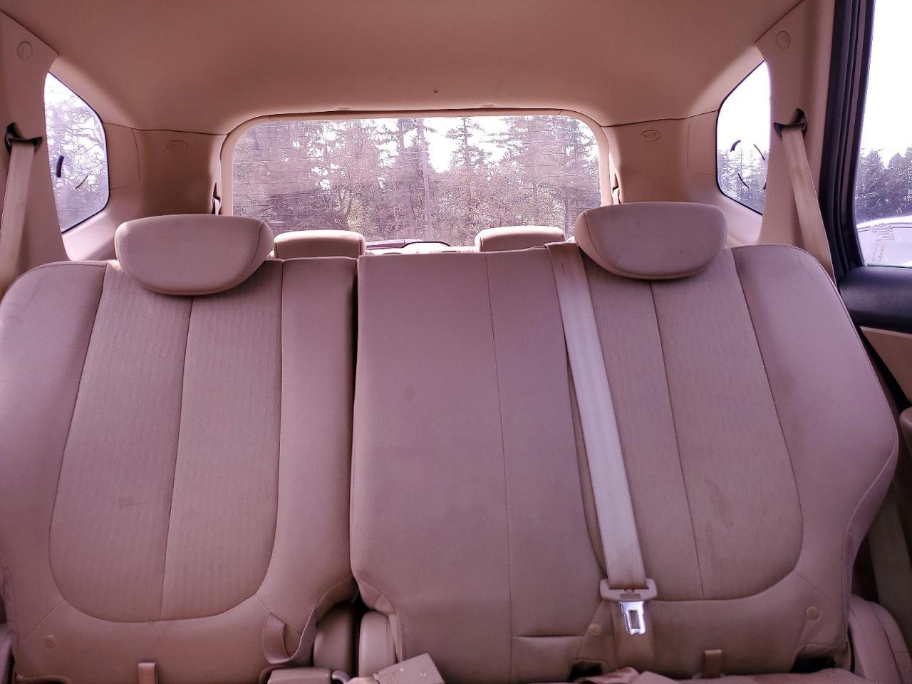2009 KIA RONDO