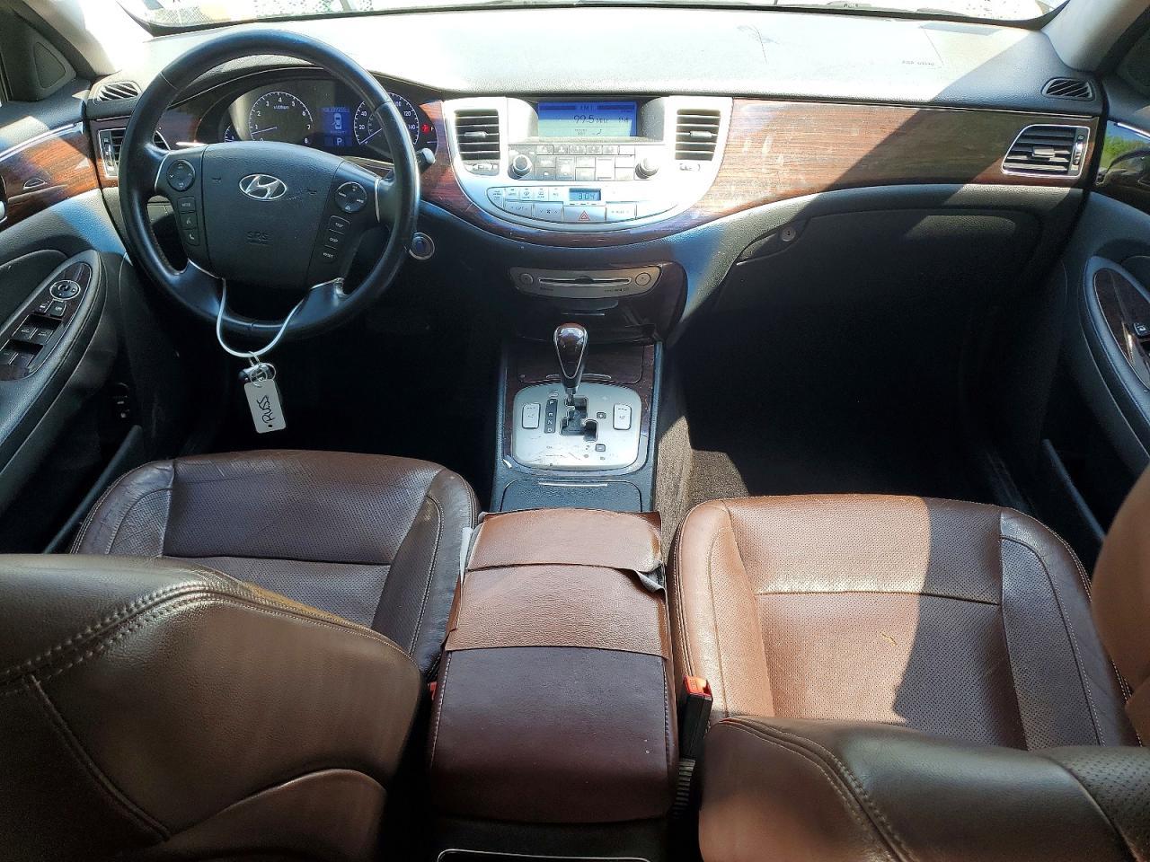 2013 HYUNDAI GENESIS