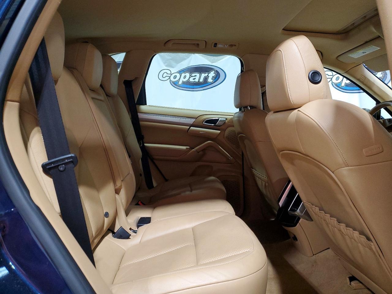 2014 PORSCHE CAYENNE