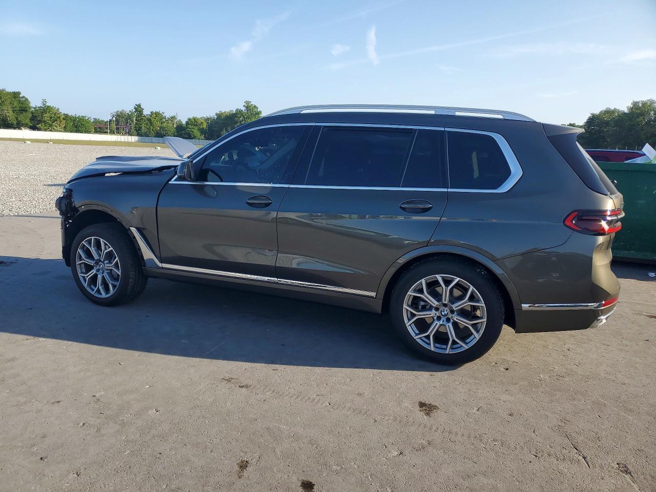 2025 BMW X7