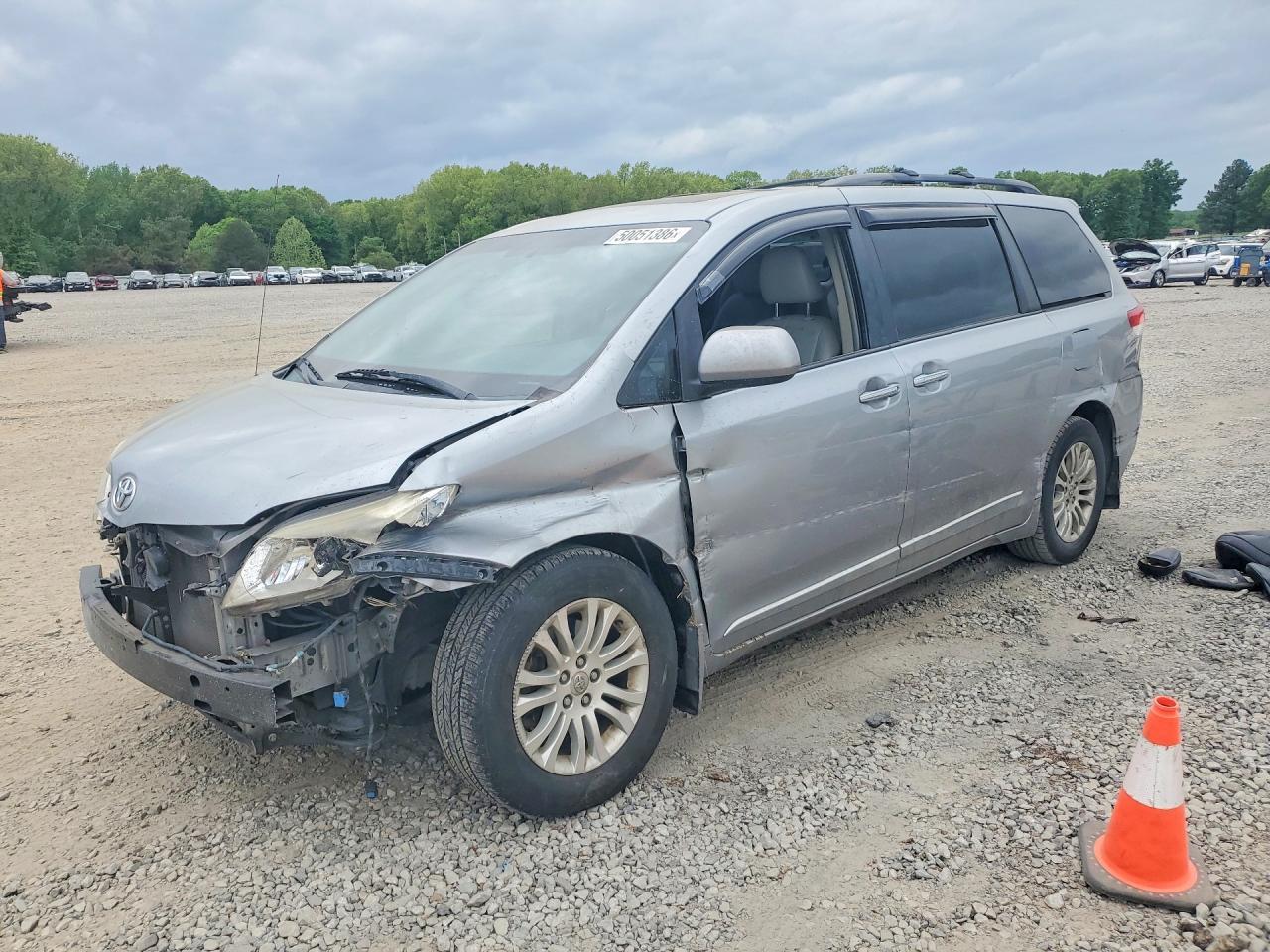 2014 TOYOTA SIENNA
