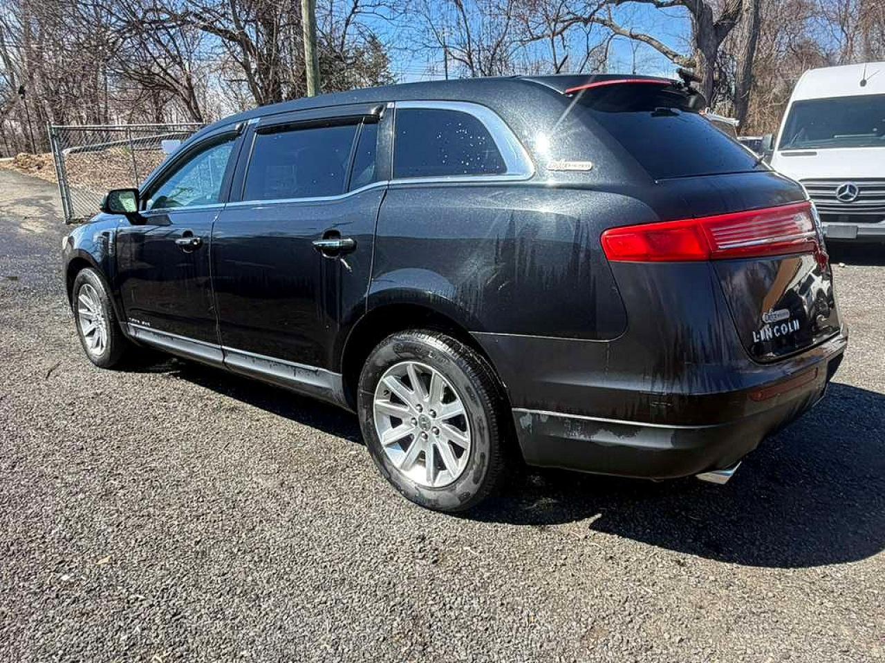 2013 LINCOLN MKT