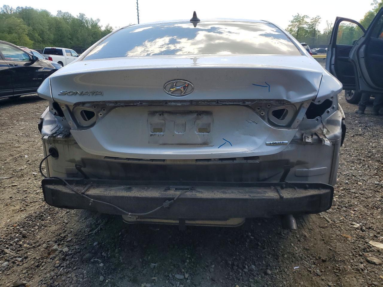 2011 HYUNDAI SONATA
