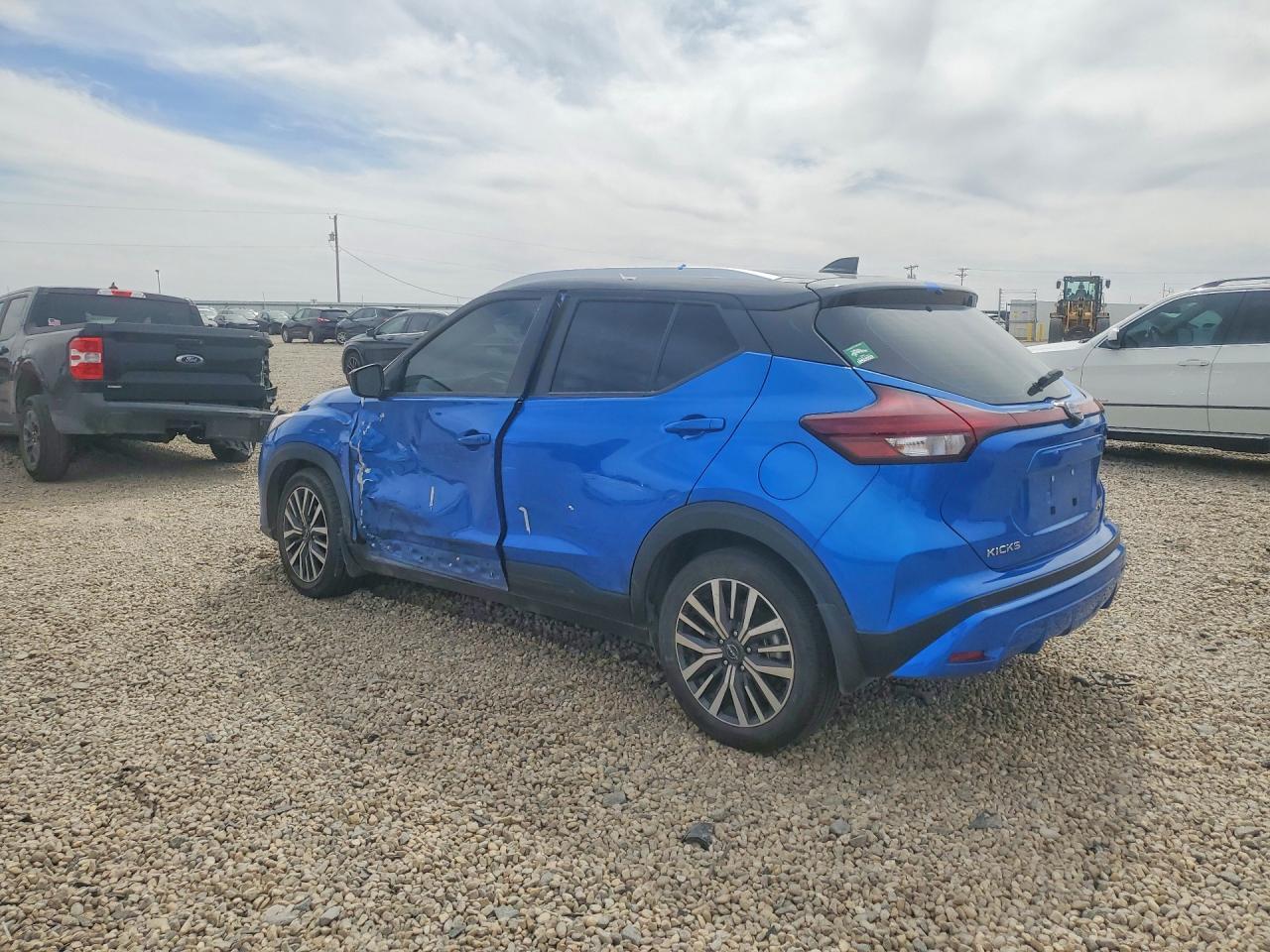 2024 NISSAN KICKS