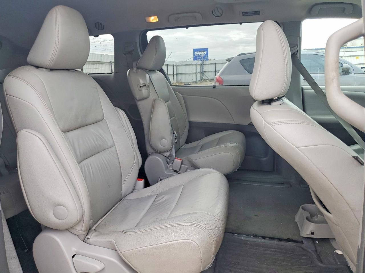 2015 TOYOTA SIENNA