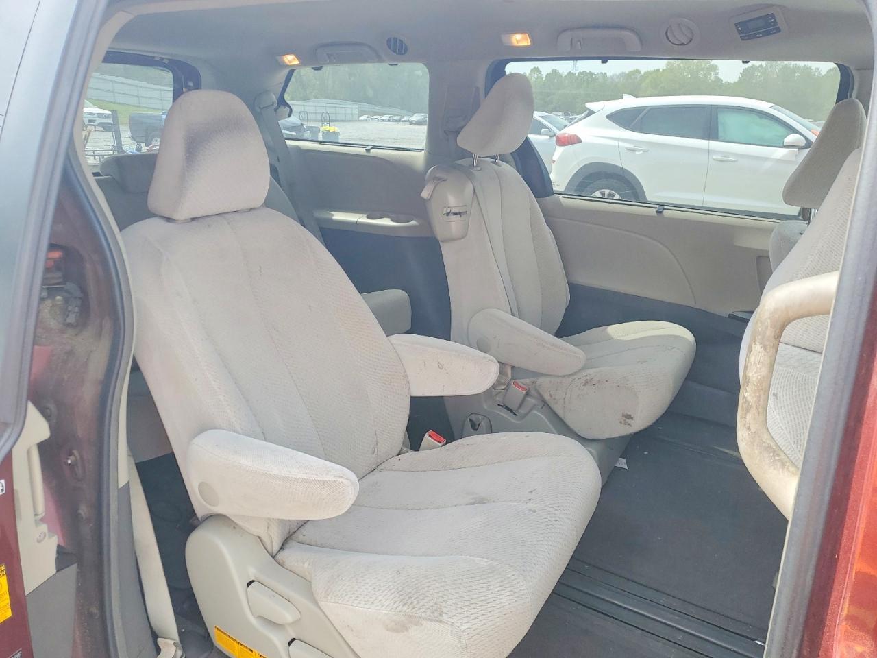 2013 TOYOTA SIENNA