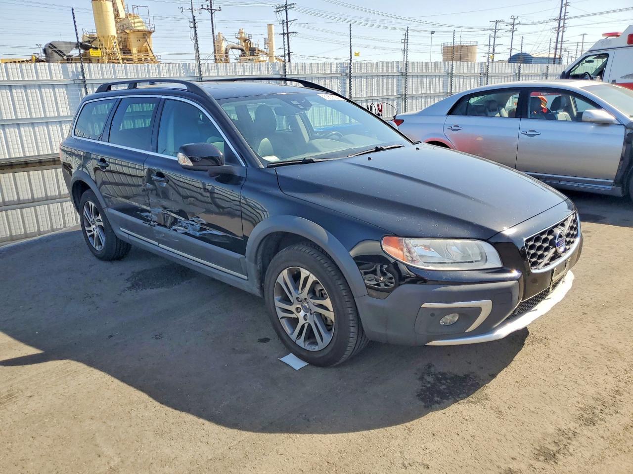 2015 VOLVO XC70