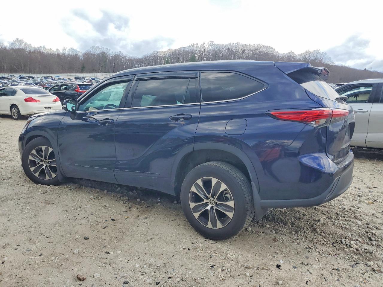 2022 TOYOTA HIGHLANDER